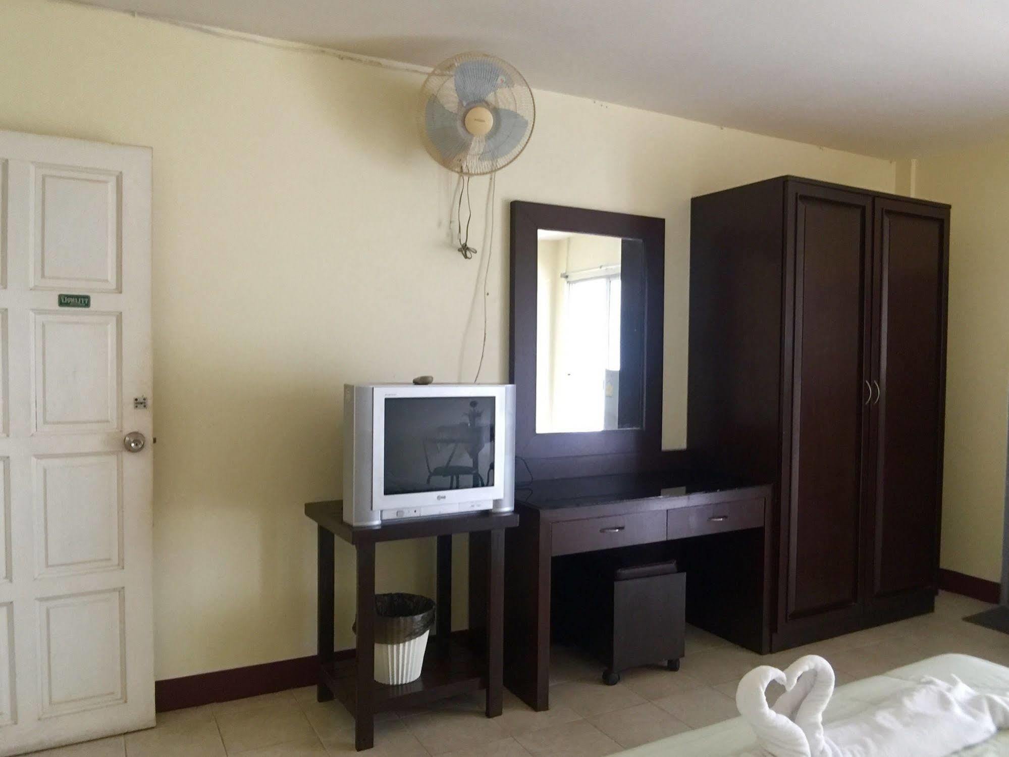 Ekkamon Apartment Phuket Exterior photo