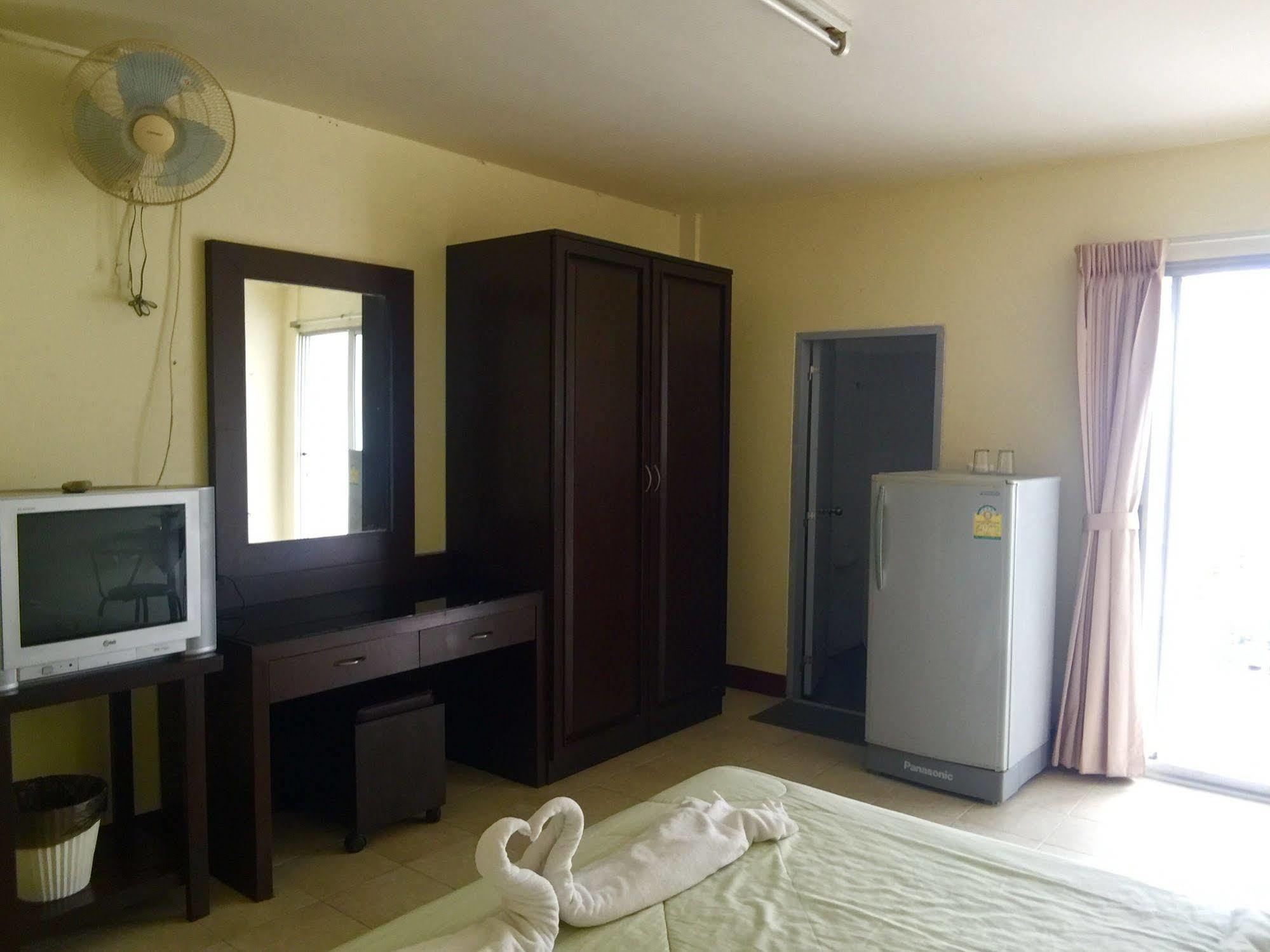 Ekkamon Apartment Phuket Exterior photo
