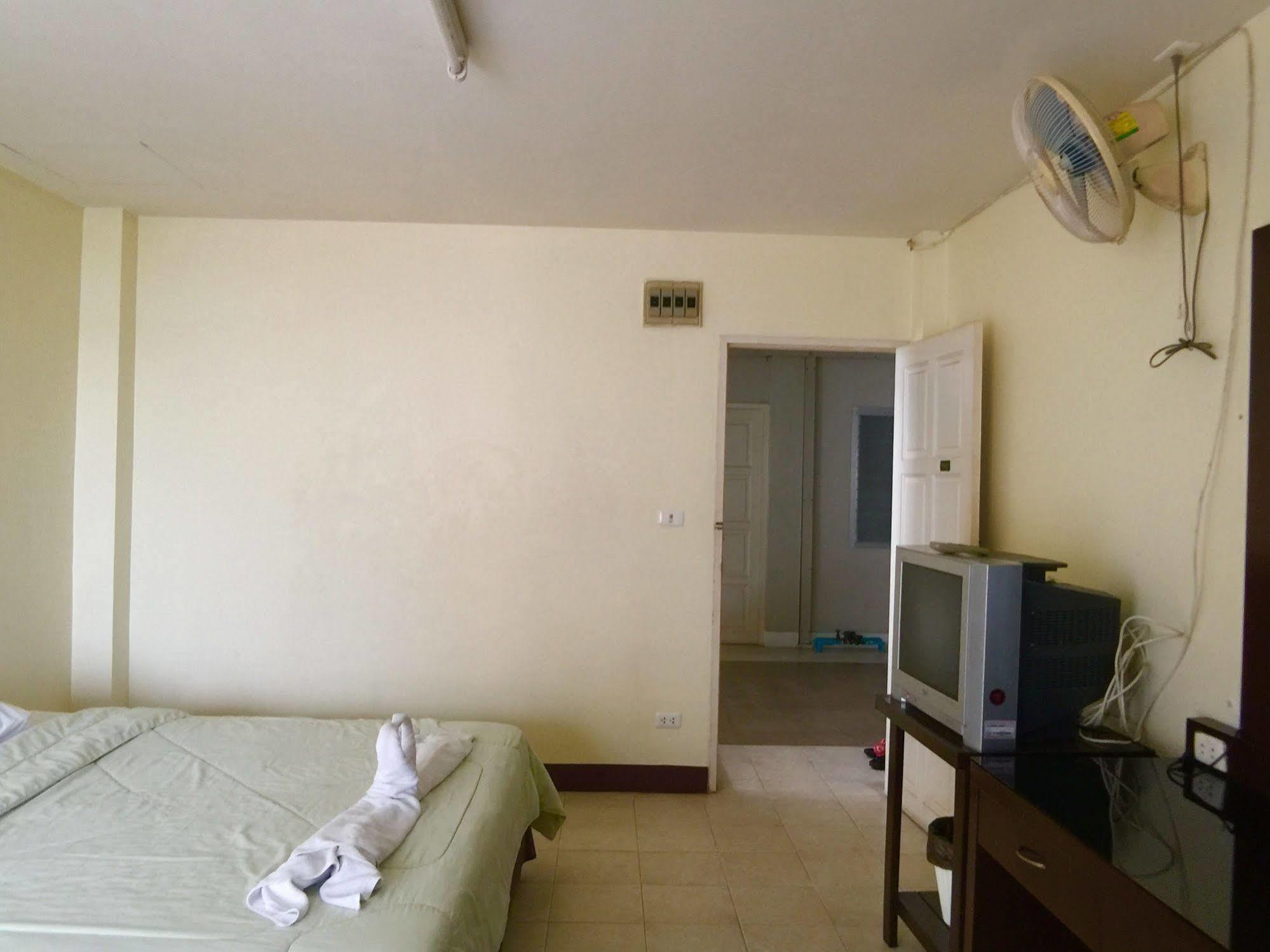 Ekkamon Apartment Phuket Exterior photo