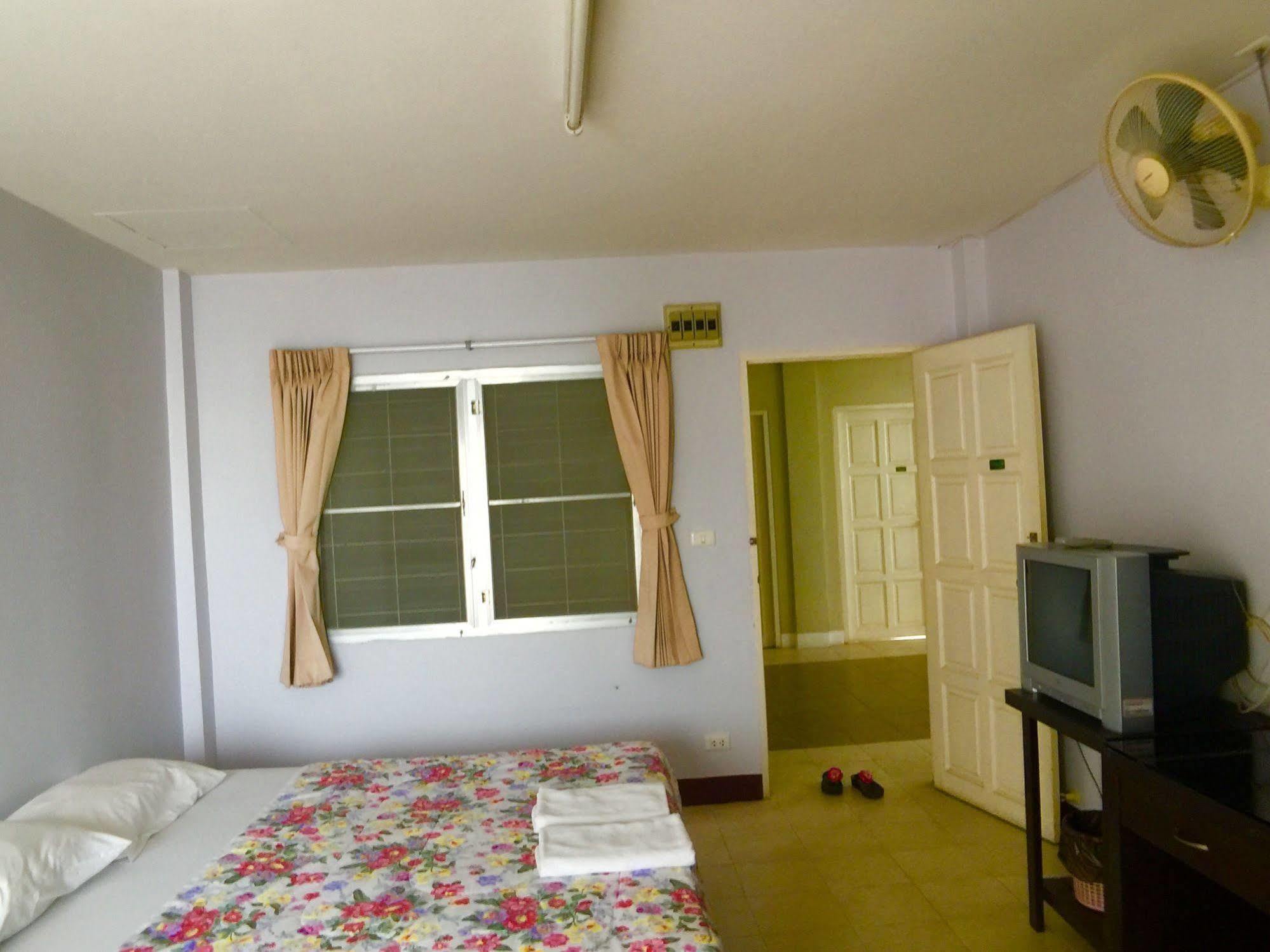 Ekkamon Apartment Phuket Exterior photo